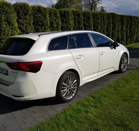 Toyota Avensis cena 74900 przebieg: 125000, rok produkcji 2016 z Kraków małe 154